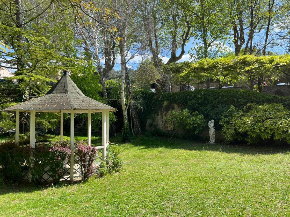 Le Vieux Moulin De Jouques Bed & Breakfast Exterior photo